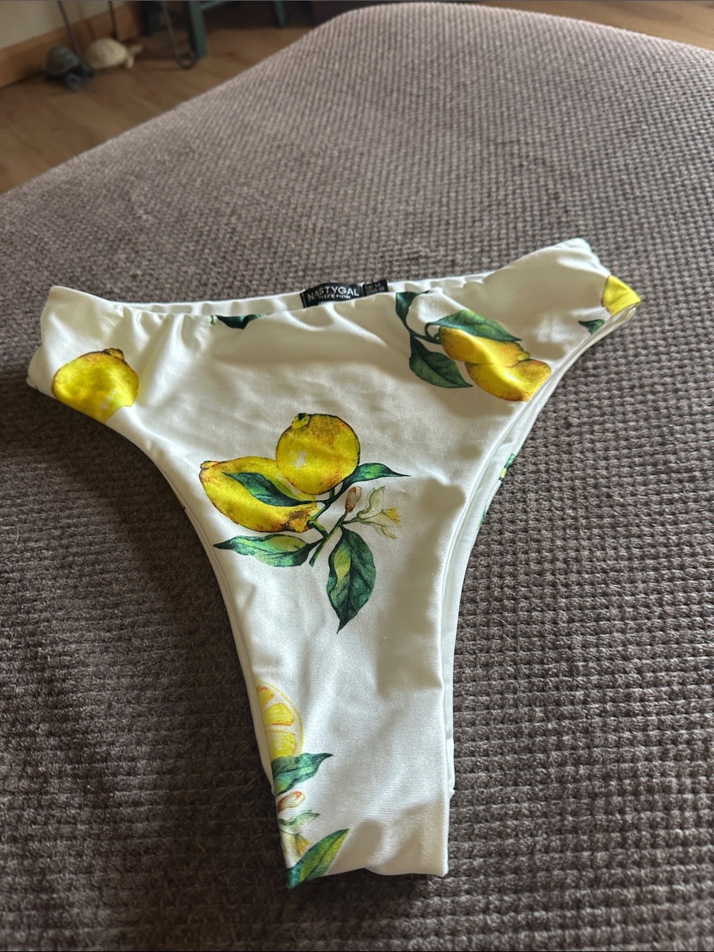 Nasty Gal White Lemon-Print Bikini Bottom, women’s size 10, new never worn